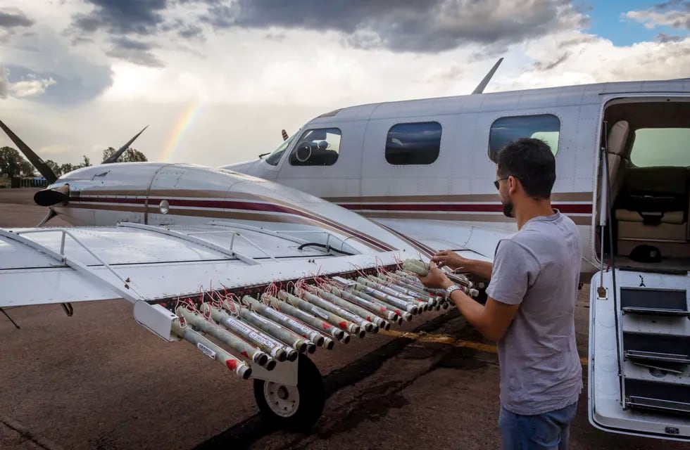 Los aviones son una herramienta para prevenir el granizo. Foto: Ignacio Blanco / Los Andes