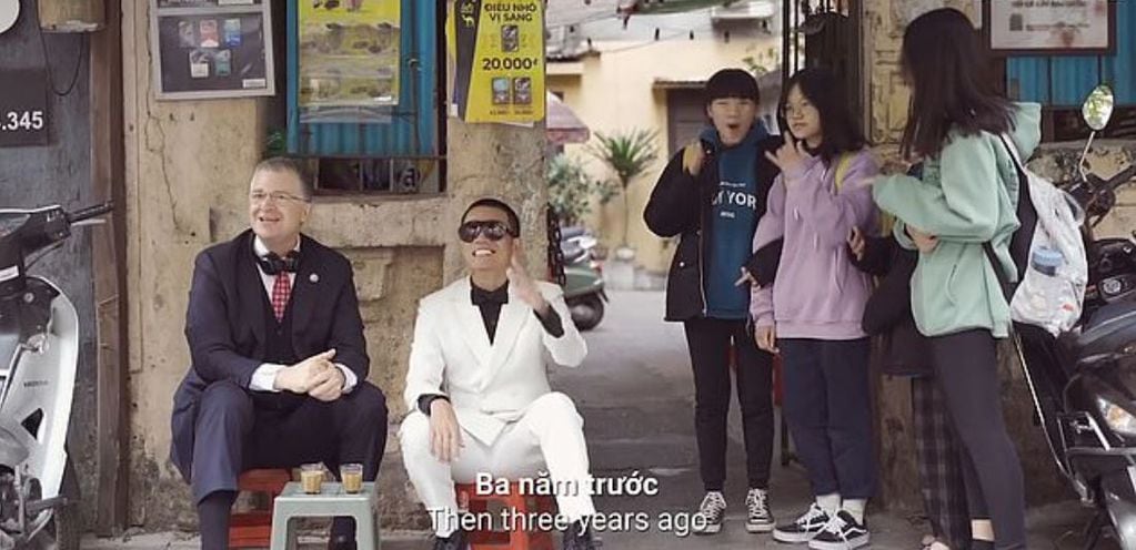 En una parte del video el embajador dice que “Tet en Vietnam es lo mejor”.