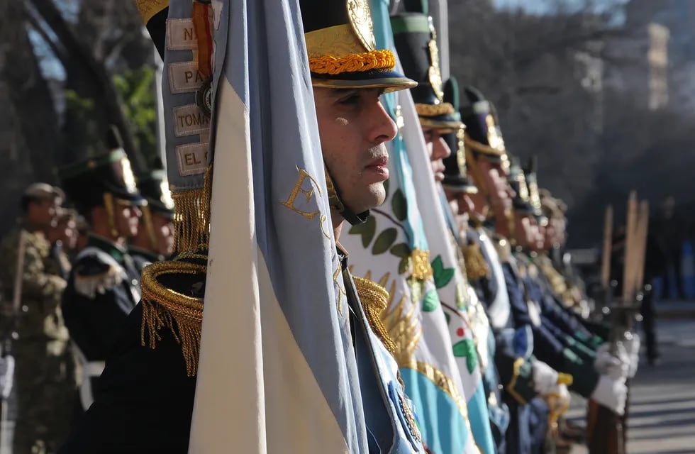 Por la muerte de Alejandro Bermejo, se suspendió el Cambio de Guardia de la Bandera del Ejército de los Andes.