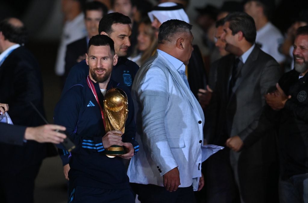 Messi cumplió y trajo la Copa del Mundo a casa. / Foto: Clarín