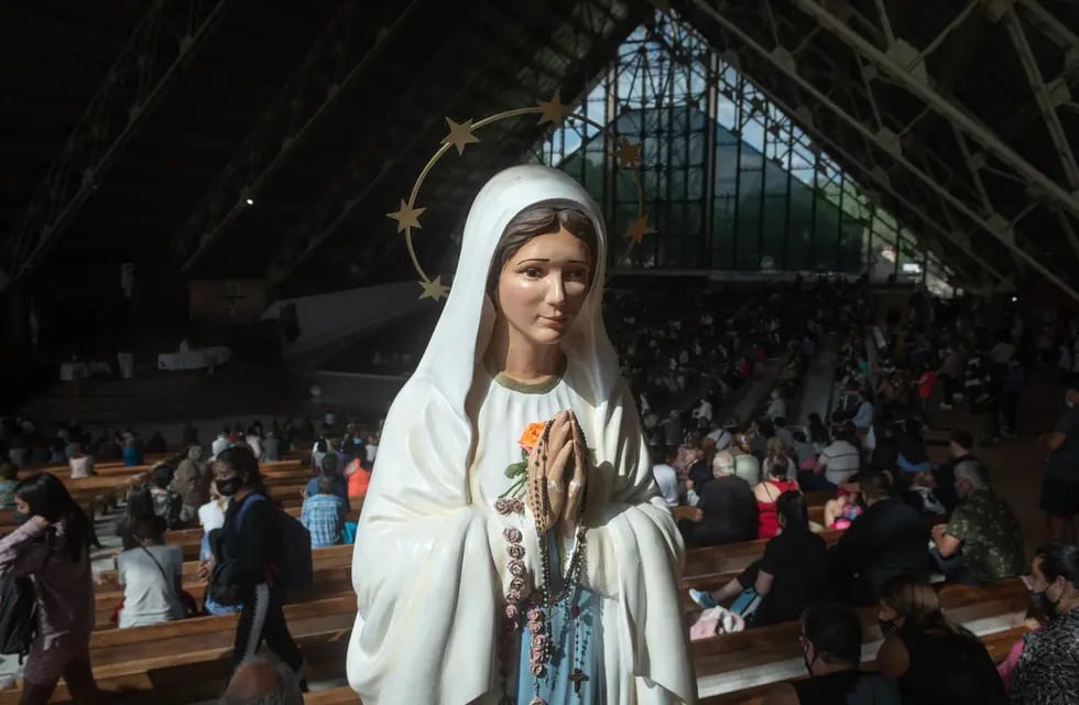 Día de la Virgen de LourdesEste 11 de febrero, como cada año miles de fieles y devotos de la virgen de Lourdes se hacen presente en este aniversario de su aparición a la Santa Bernardita.Foto: Ignacio Blanco / Los Andes  