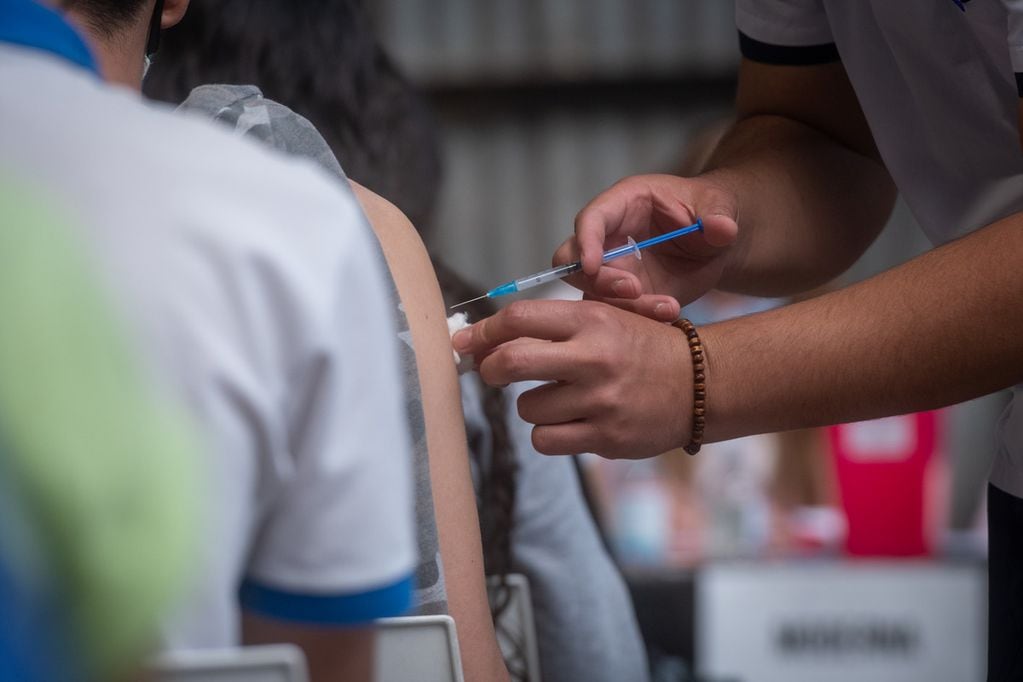 Vacunación contra el Covid-19. Foto: Ignacio Blanco / Los Andes