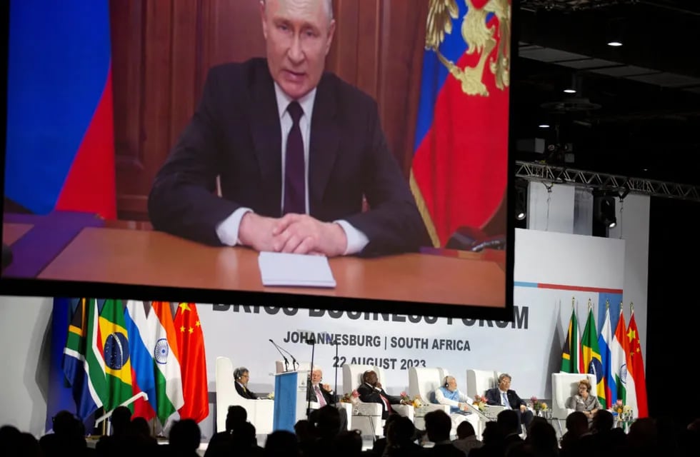 El presidente de Rusia, Vladimir Putin, durante la apertura de la cumbre de los BRICS ayer martes 22 de agosto de 2023 en un mensaje grabado.