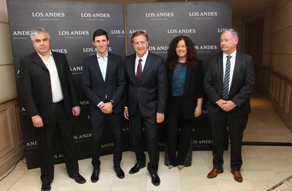 Raúl Pedone, Camilo De Lillo, el gobernador Rodolfo Suarez, Nora Vicario y Daniel Estrella