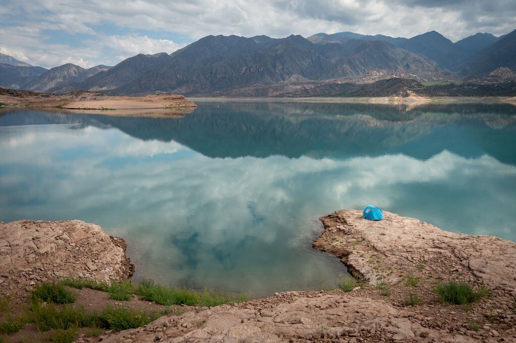 Dique Potrerillos al 60% de su capacidad máxima, por la Crisis Hídrica. Foto: Ignacio Blanco / Los Andes 