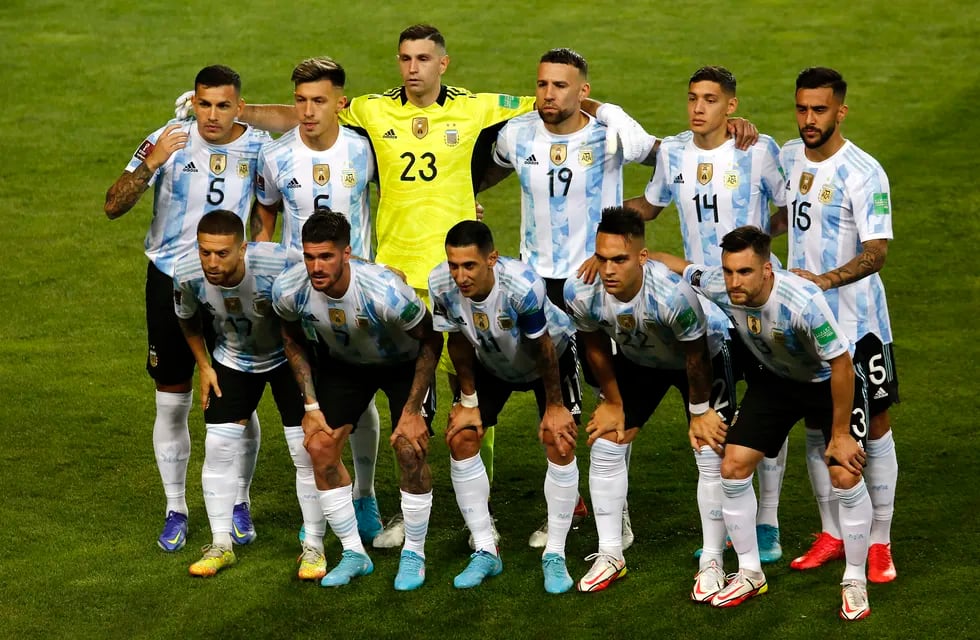 La formación de la Selección Argentina en el triunfo 2 a 1 ante Chile, por Eliminatorias, en Calama. (Fotobaires).