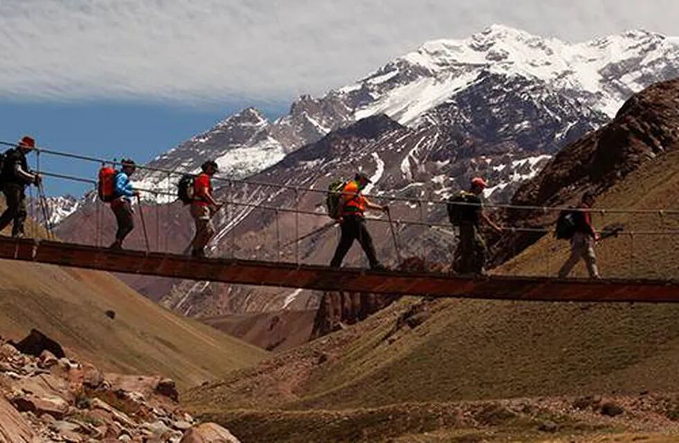 Suspendieron la maratón internacional que se corría en el Aconcagua por un reclamo de guardaparques