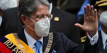 Presionado por las protestas, el presidente de Ecuador bajó el precio de los combustibles