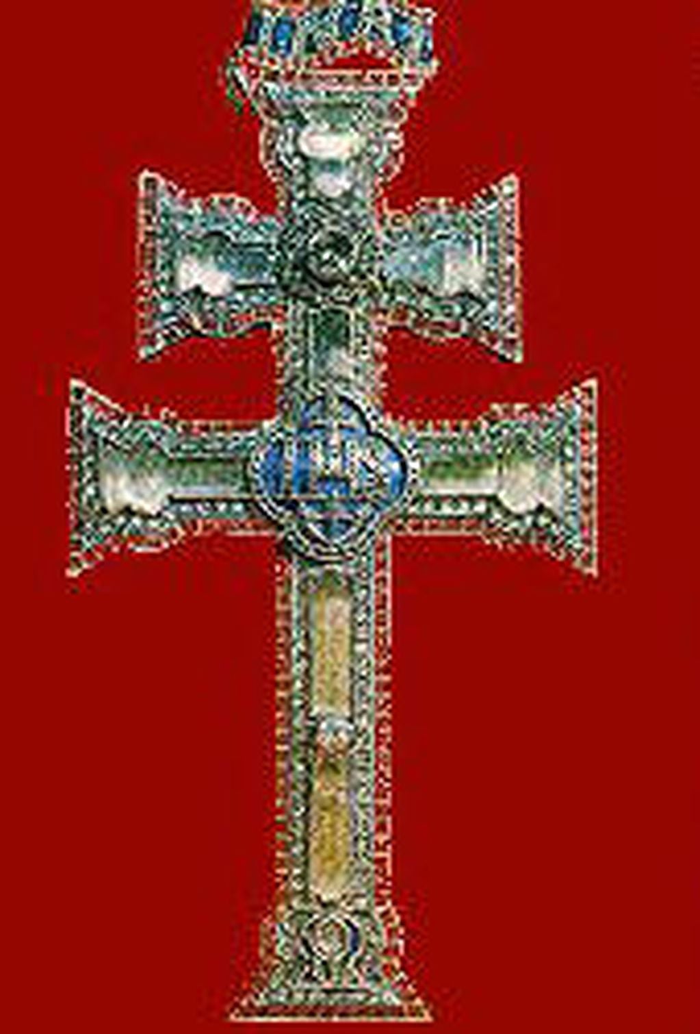 La Cruz de Caravaca, un elemento asociaco a la protección dentro de los rituales y la magia negra. Foto: Wikipedia.