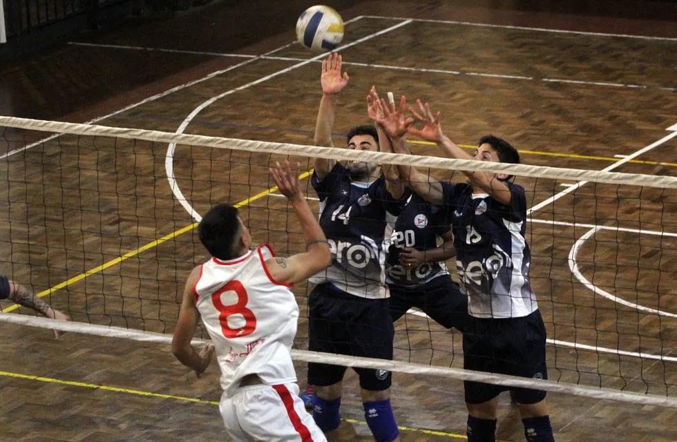 Regatas venció en la fecha 1 del Clausura a Municipalidad de Las Heras 3-1
/Gentileza Prensa de Federación Mendocina de Voleibol
