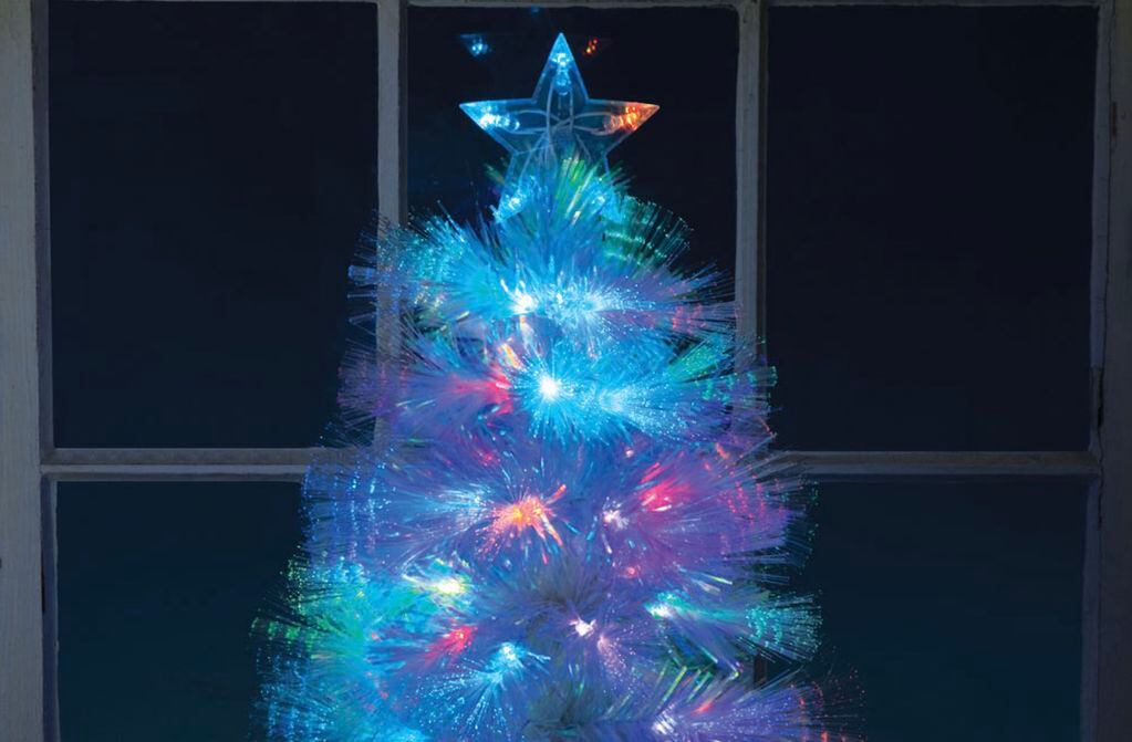 Árbol de Navidad hecho de fibra óptica