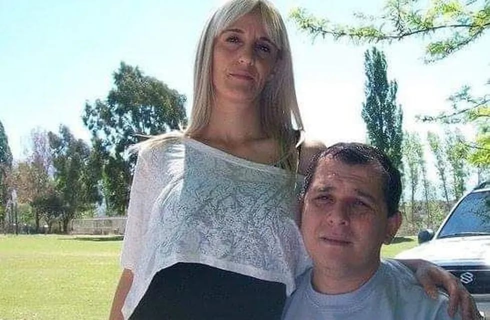 Diego Alejandro Barrera Leucrini y  su pareja, Bibiana Siacolle.
