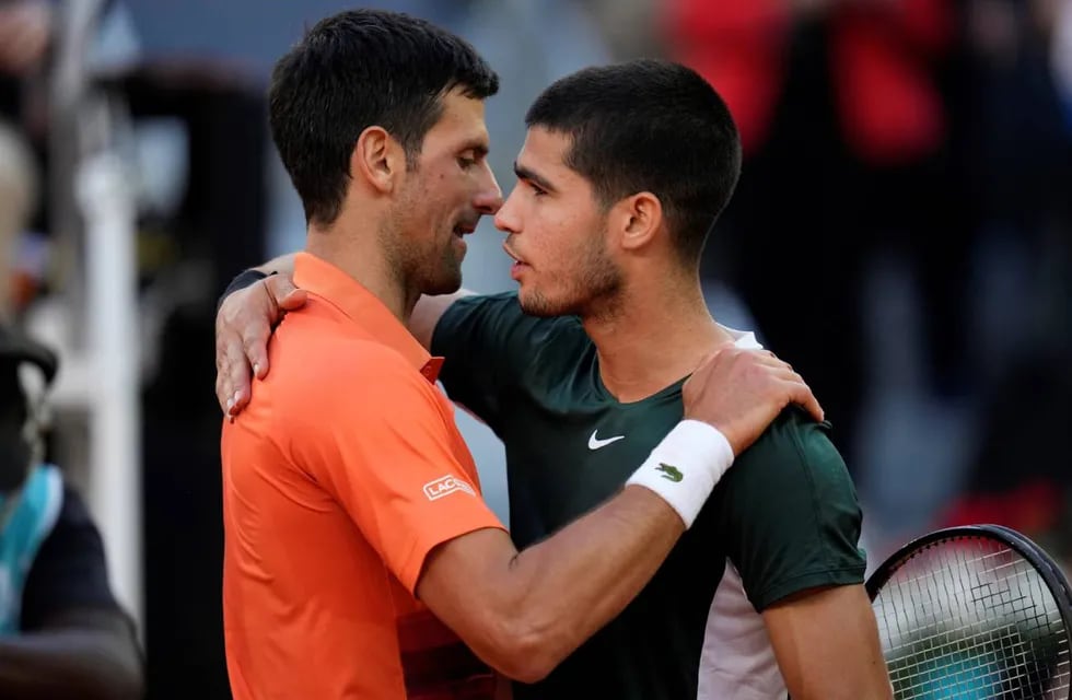 Djokovic y Alcaraz, los mejores tenistas del momento que estarán frente a frente en la gran final de Wimbledon. / AP