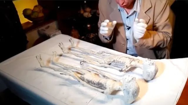 Cinco cuerpos fueron encontrados en Nazca. Expertos sostienen que "no se trata de humanos"  y que "serían muy difíciles de falsificar".