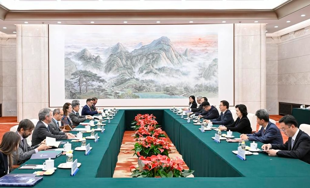Mondino se reunió con el vicepresidente de China, el viceministro de Comercio y Representante para el Comercio Internacional, y el presidente del Banco Popular de China - Cancillería