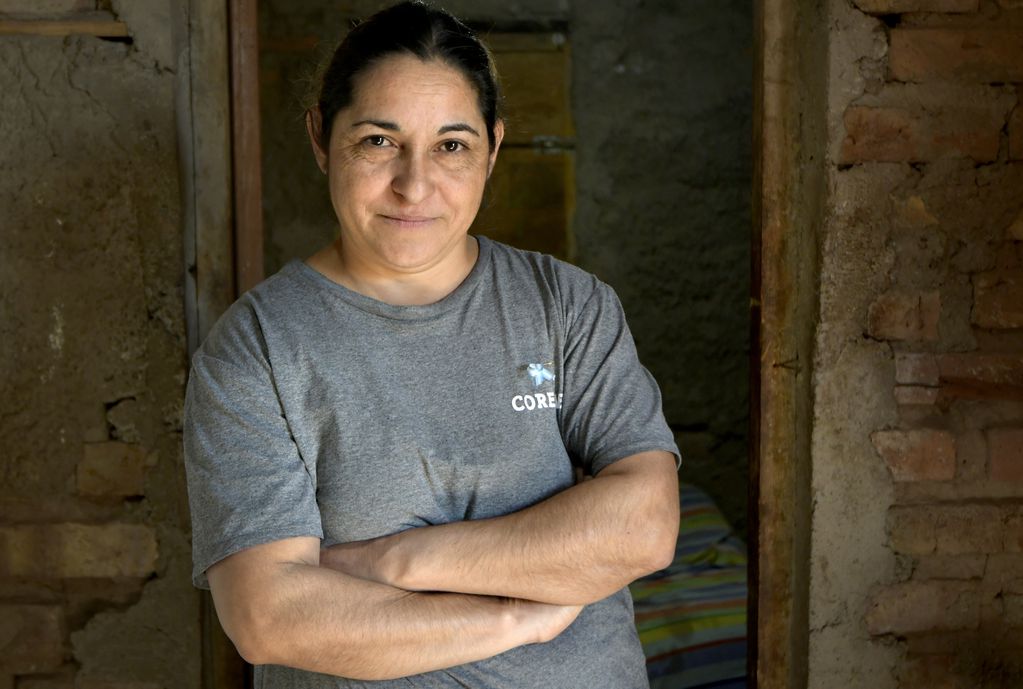 Recicladoras urbanas premiadas 

Celeste Alam, (42), pertenece al grupo colectivo de COREME que ganaron un premio por reciclar materiales, para transformar basura en juegos para armar y móviles

Foto: Orlando Pelichotti / Los Andes