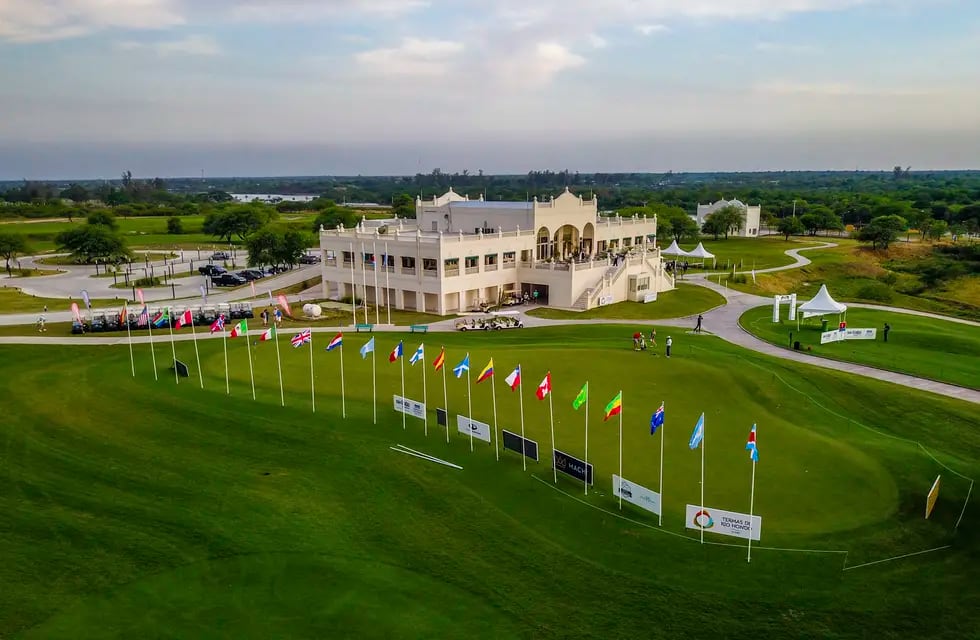 Termas de Rio Hondo Golf Club. Imagen aérea de la apertura del PGA TOUR Latinoamérica. / Diego S. Gómez Arce