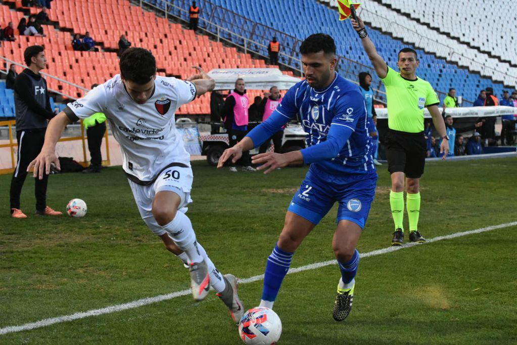 Por la sexta fecha de la LPF2022, Godoy Cruz recibe a Colón de Santa Fe en el estadio Malvinas Argentinas. / Mariana Villa (Los Andes).
