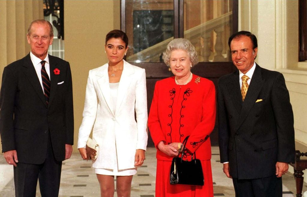 El día que la reina Isabel II conoció a Carlos Menem.