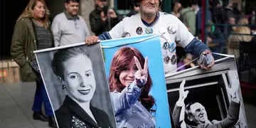 Fotos de Perón, Eva Perón y Cristina Kirchner