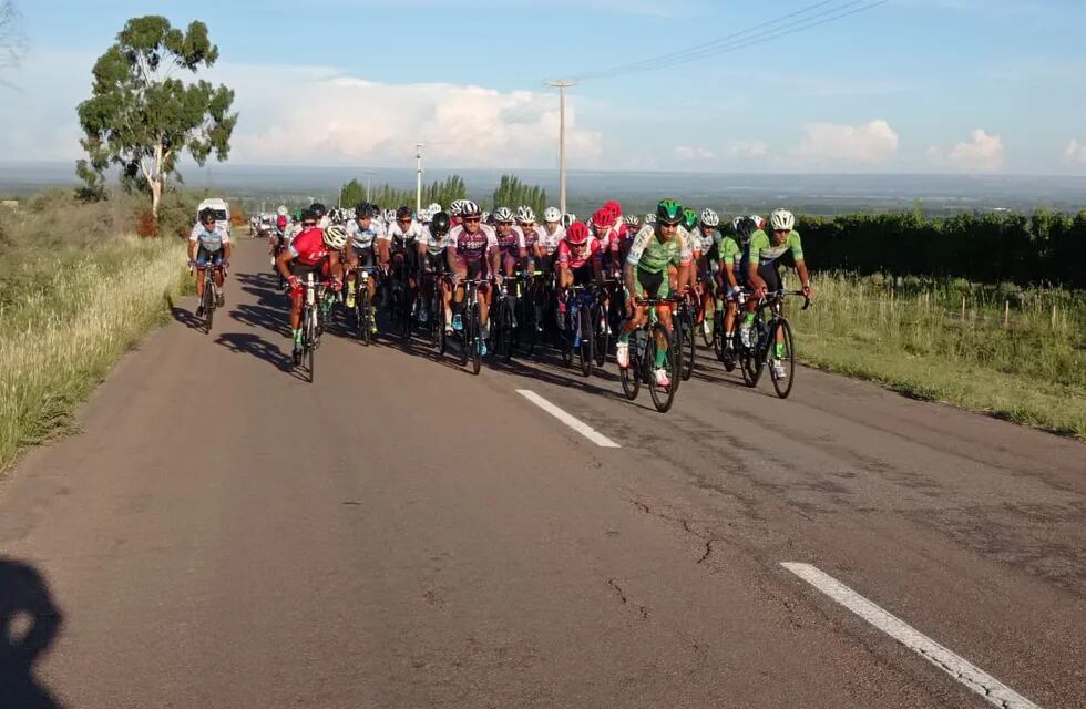Nicolás Naranjo, ganó la tercera etapa (Manzano Histórico) de la 45° Vuelta de Mendoza. / Gentileza.