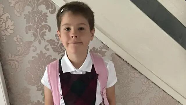 Un chico de 7 años decidió ir a la escuela con uniforme de niña