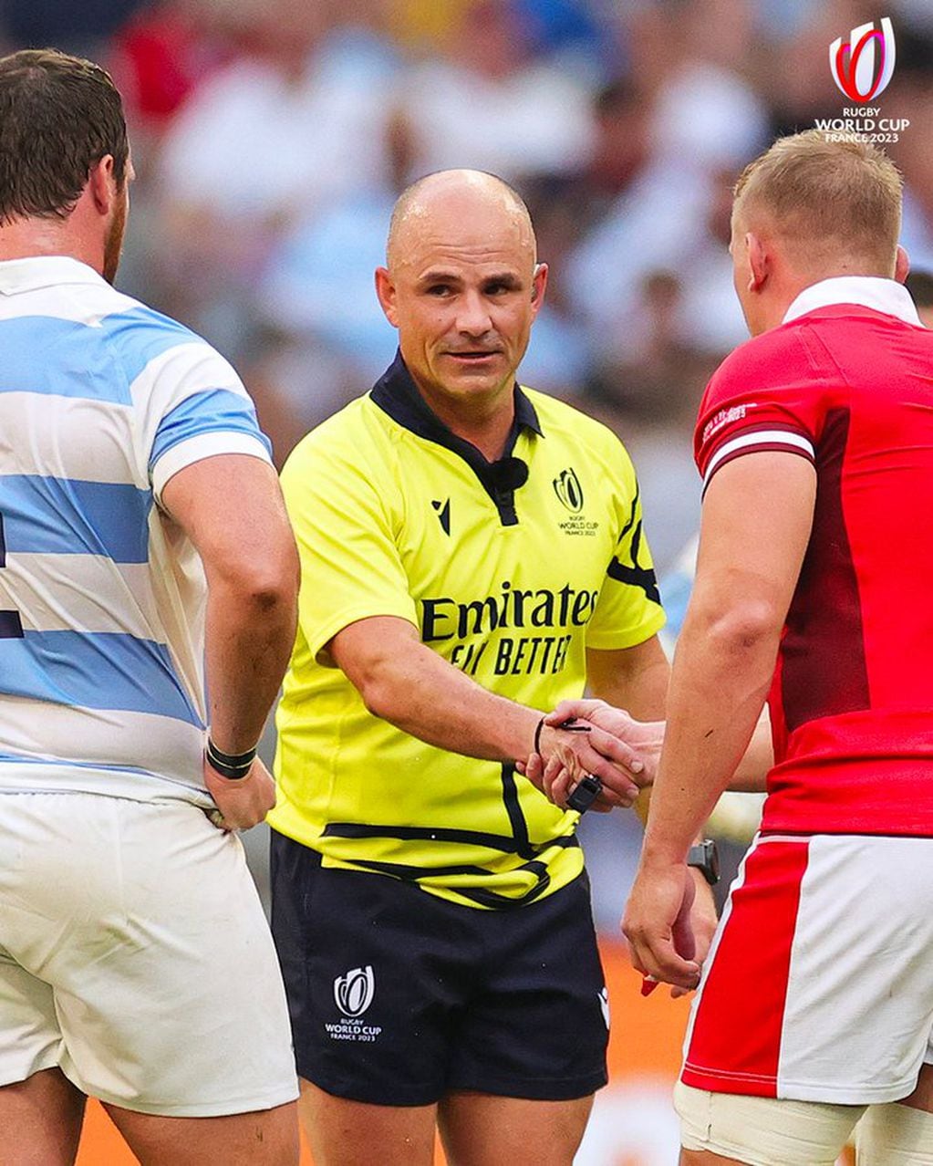 Jaco Peyper le comunicó su decisión a los capitanes de ambos equipos. Foto: X / @RugbyWorldCupFR