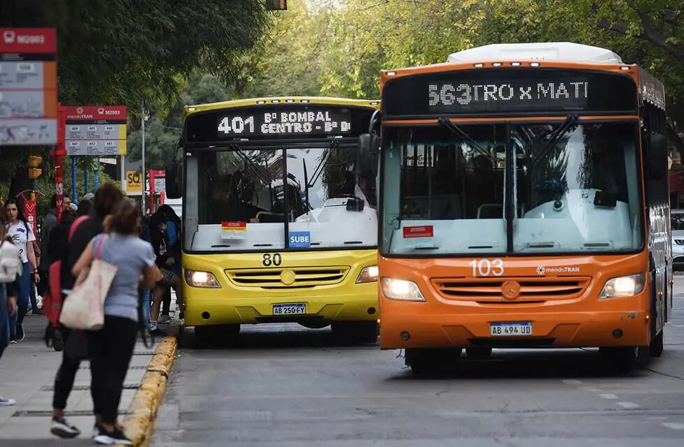 Este domingo el transporte público será gratuito para ir a votar en Mendoza. / Foto: José Gutierrez / Los Andes