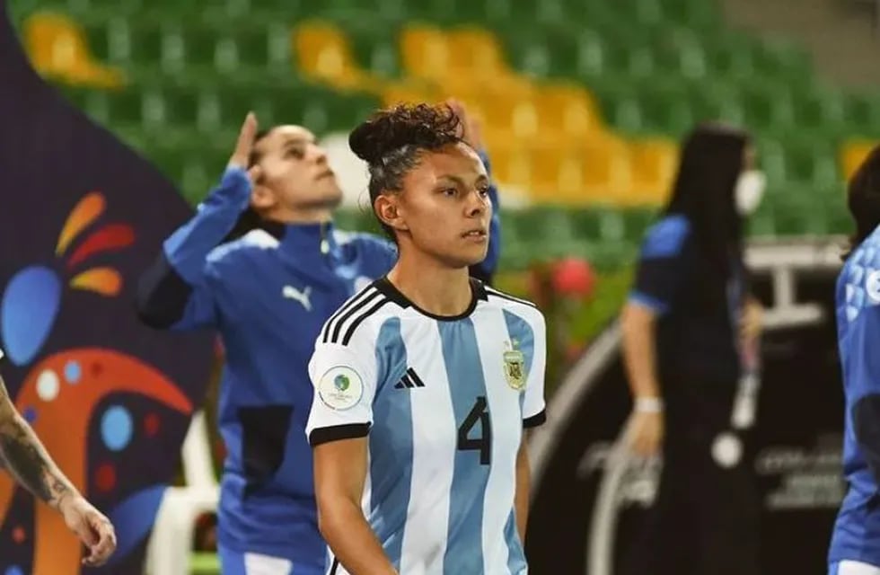 Julieta Cruz, mendocina y capitana de la Selección Argentina, sueña en grande a horas del debut mundialista. / archivo