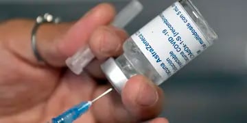 Aseguran que los vacunados con AstraZeneca podrán viajar sin restricciones por el mundo