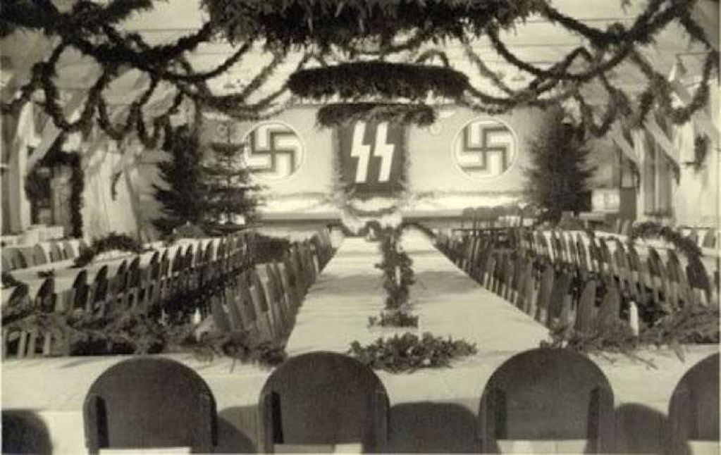 
Así se decoraban los salones donde los nazis celebraban la navidad.
