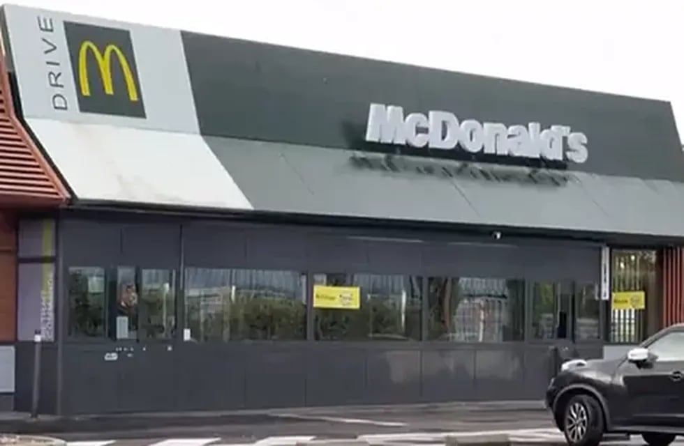 UN tiroteo en el estacionamiento de un McDonald's dejó al menos dos muertos. Captura de TV