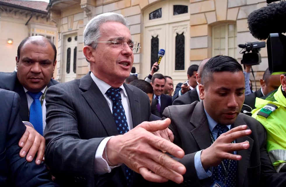 Dictaron prisión preventiva al ex presidente de Colombia, Álvaro Uribe.