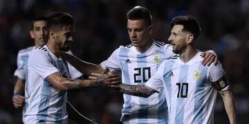 Antes de viajar al Mundial, Argentina se impuso 4-0 en un amistoso. Tres de Leo y uno de Agüero en La Bombonera. 