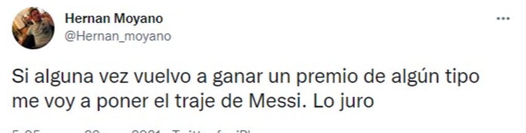 Lio Messi gano su séptimo Balón de Oro y para la gala lució un traje brillante que se volvió tendencia.