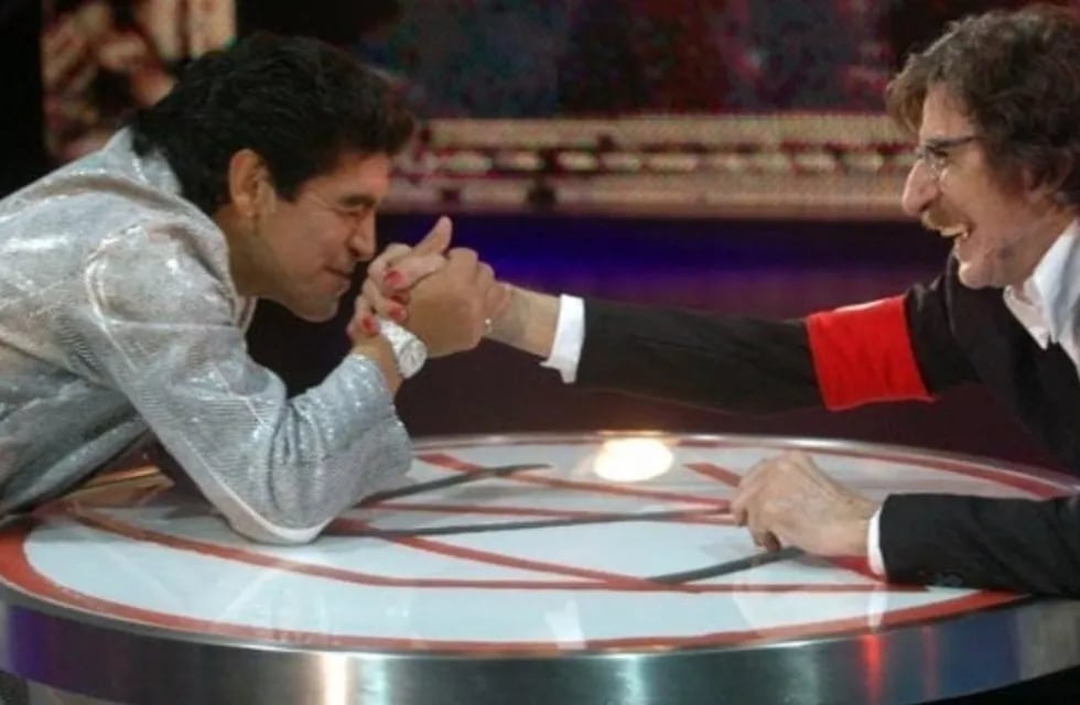 Diego Maradona y Charly García en el programa "La Noche del 10", que rompió todos el rating de la década del 2000. Impresionante. / Gentileza.