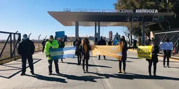 Trabajadores low cost se manifestaron en el aeropuerto de Mendoza