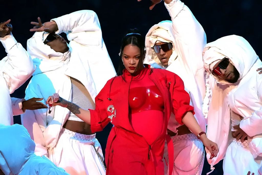 Super Bowl 2023: la espectacular manera en la que Rihanna anunció que está embarazada nuevamente