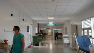 El hombre ingresó con un disparo en el pecho al hospital Central. | Foto: Los Andes