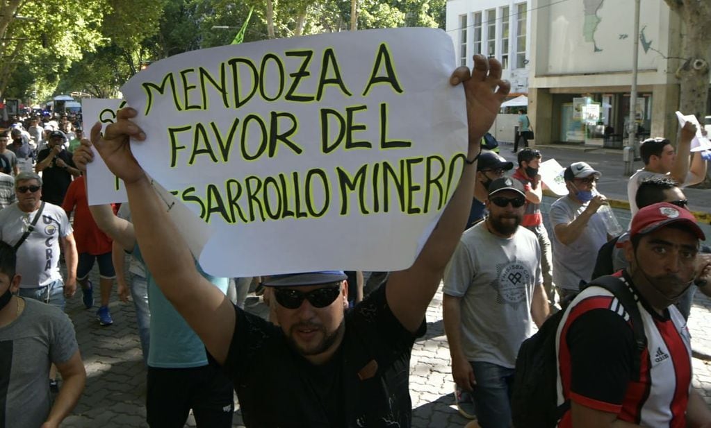 Maifestación a favor de la minería en Mendoza. Orlando Pelichotti / Los Andes