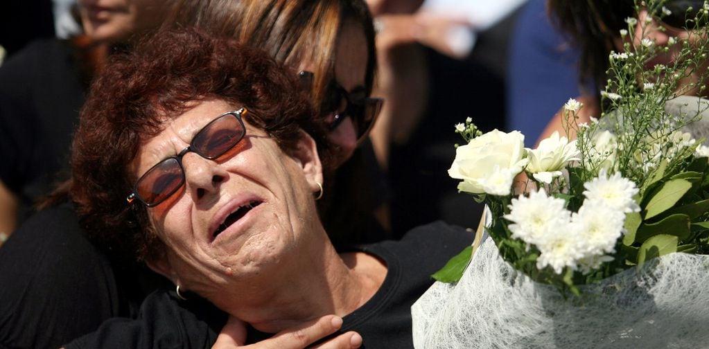 Familiares de las víctimas lloraron la pérdida de sus seres queridos. Foto: Clarín.