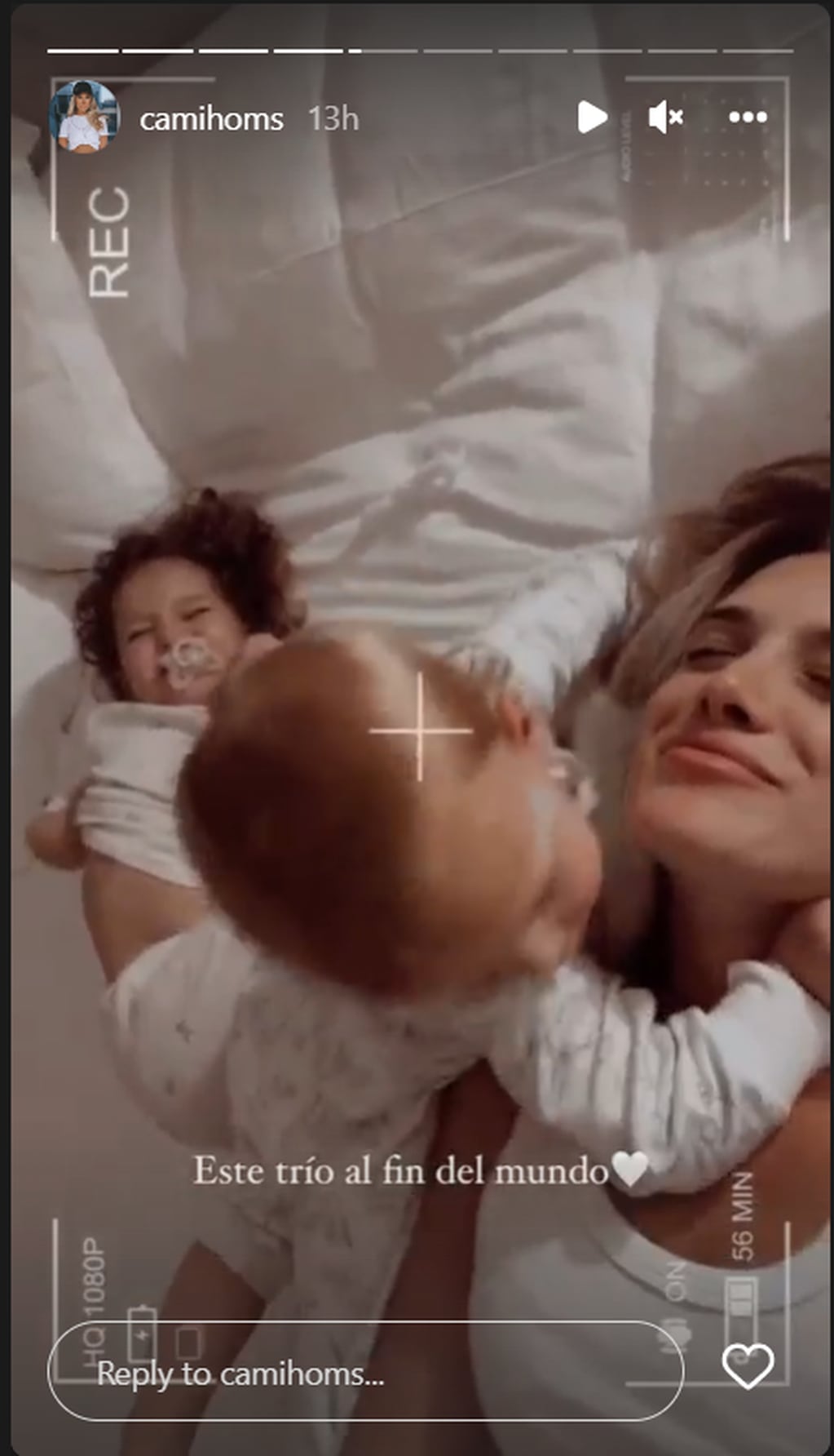 Camila Homs con sus hijos