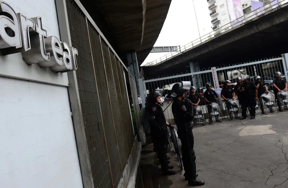 Crónica TV, el trece y C5n recibieron amenazas de bomba este martes. Foto Clarín.