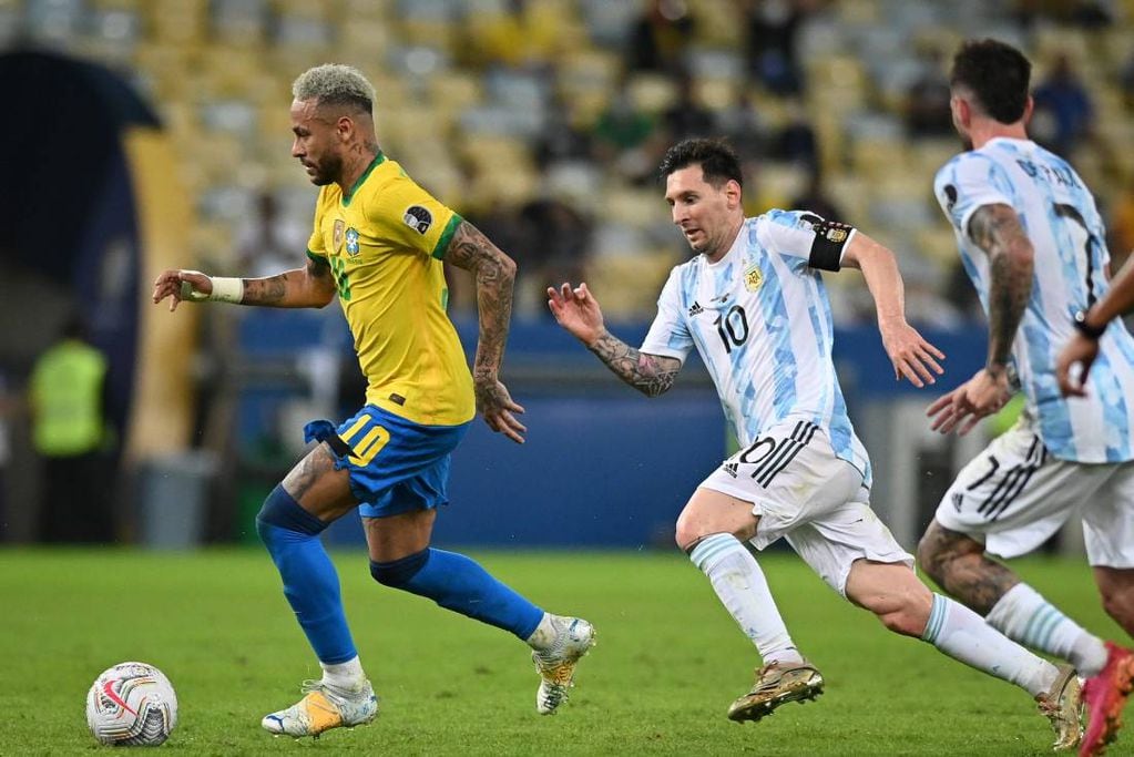 Habrá dos Argentina-Brasil por eliminatorias en 2021 (AP)