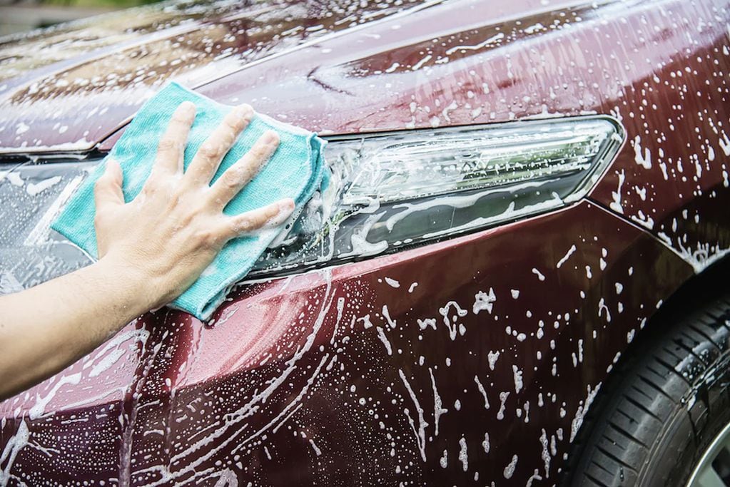 Se mantiene la prohibición del uso de manguera para el lavado de vehículos, como hidrolavadora en la crisis hidríca.