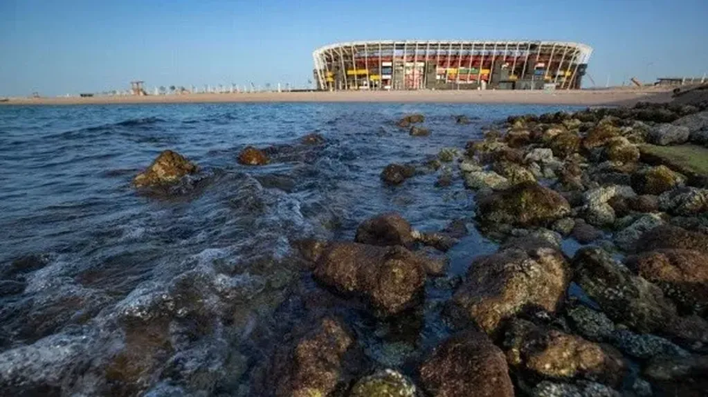 El Estadio 974 se ubica sobre el mar y, por su particular construcción, no cuenta con aire acondicionado