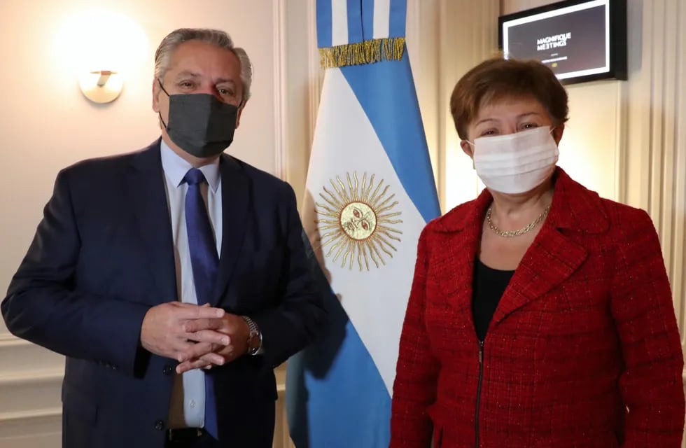 El presidente de la Nación, Alberto Fernández, junto a la titular del Fondo, Kristalina Georgieva.