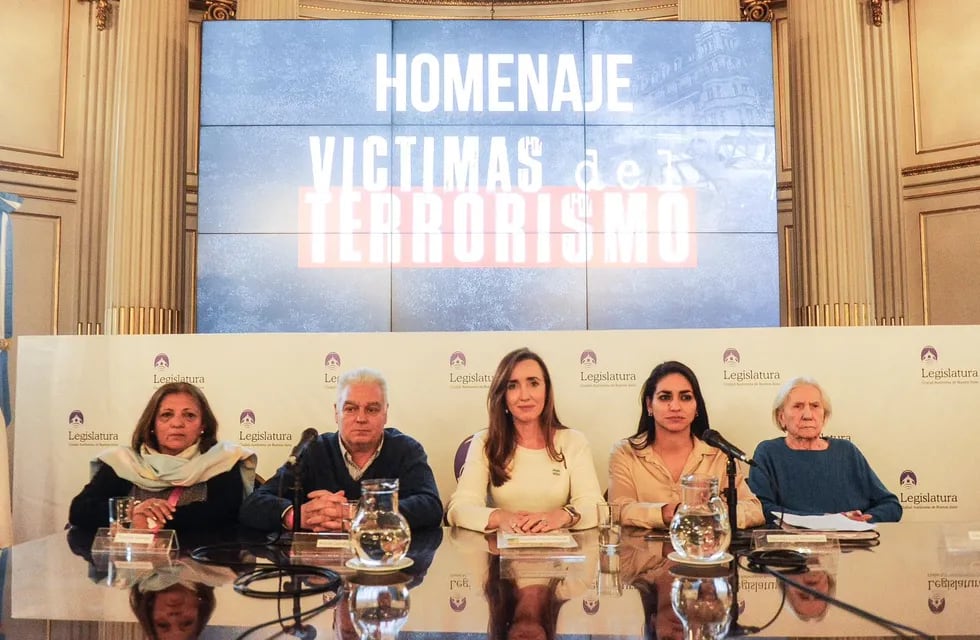 “Homenaje a Víctimas del Terrorismo”: fuerte operativo policial y protestas en el acto de Victoria Villarruel. (Federico López Claro / La Voz)