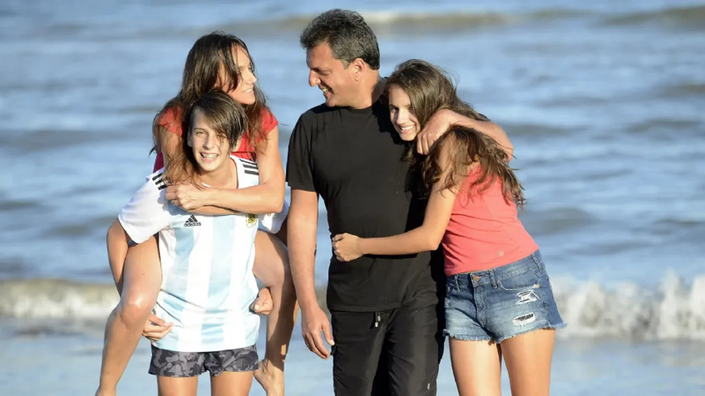 Sergio Massa y Malena Galmarini junto con sus hijos. Foto: Web