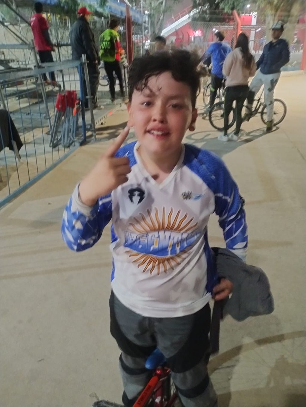 Agustín, el niño que movilizó a Mendoza luego del robo de su bicicleta, es el mejor de América y del país. Foto: Paula Bugiolacchi